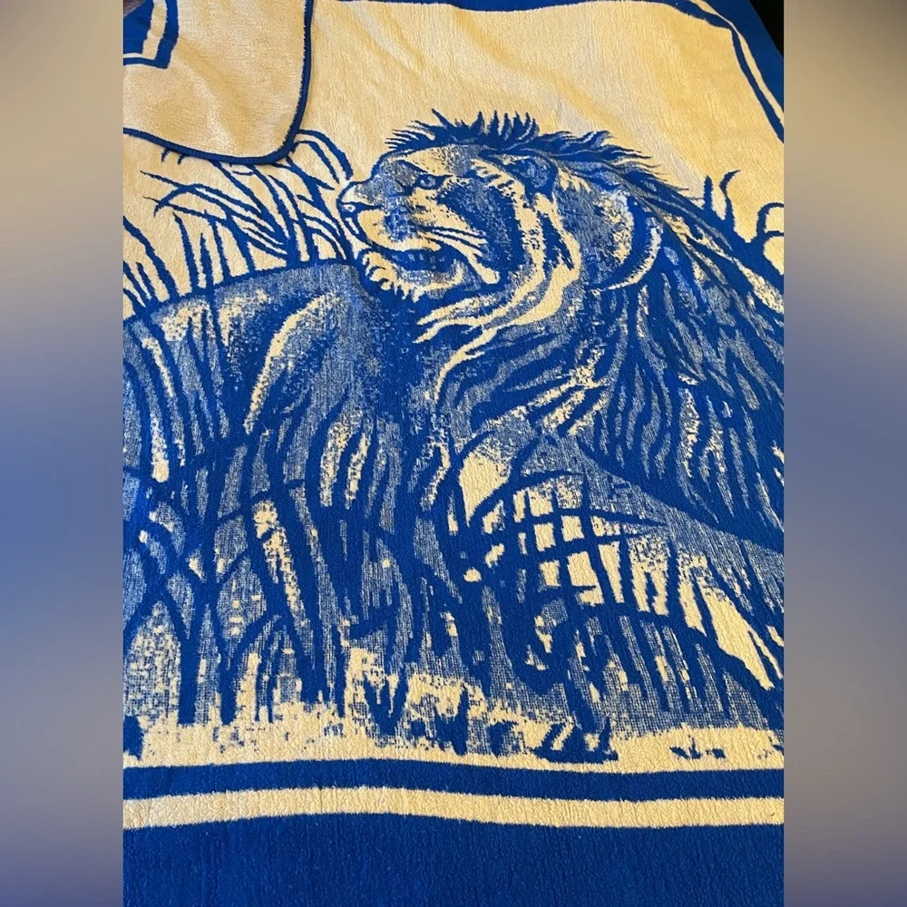 Biederlack | Vintage | Fleece Blanket | Big Blue Lion | Very Good Condition - Picture 1 of 3